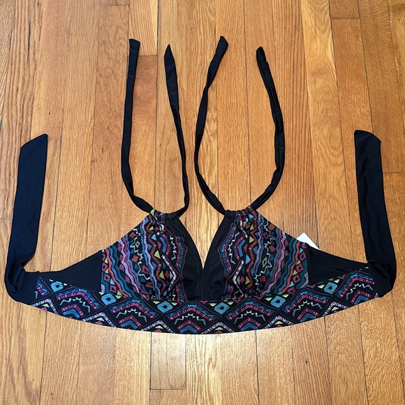 NWT Meet.Curve black & multicolored print halter top bikini top - Picture 2 of 11